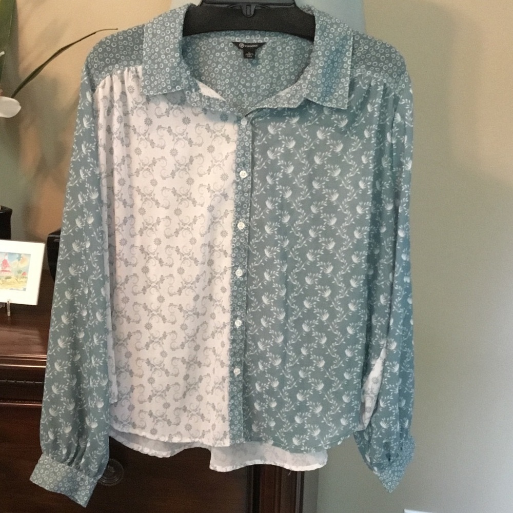 Versona-EUC-Women’s Sage/White Dot and Floral Print Button Blouse